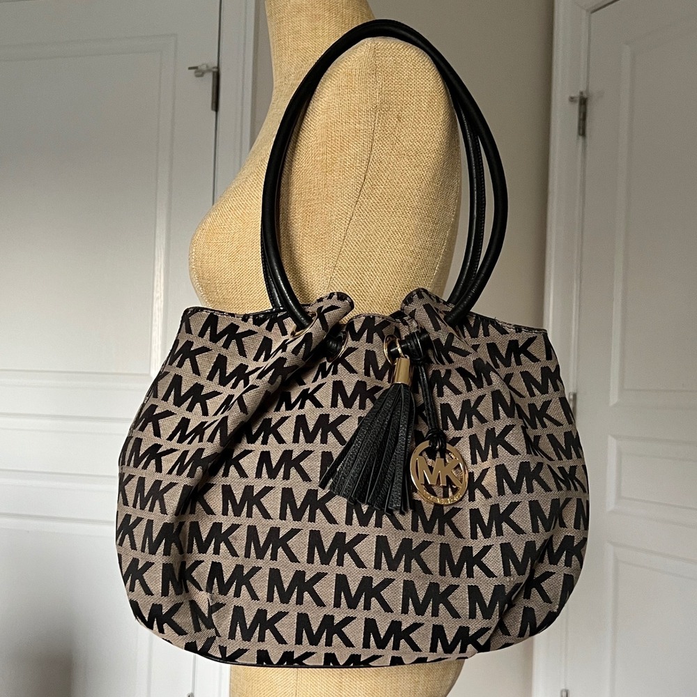 Michael Kors Monogram Jacquard Canvas Shoulder Bag Black Beige Hobo Tote
